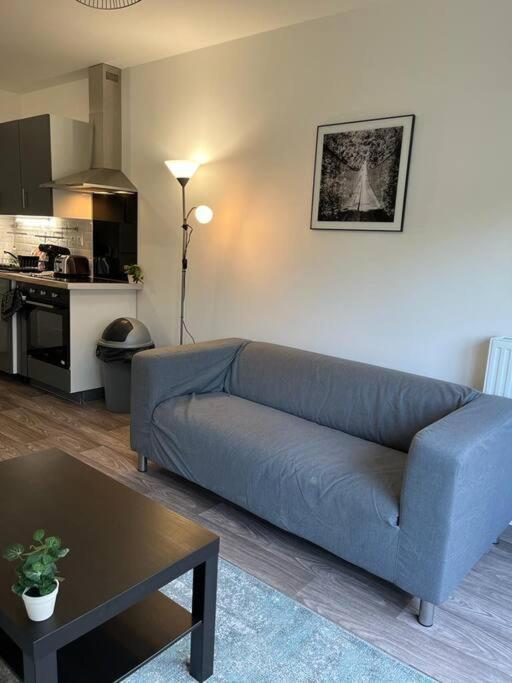 Appartement F2 de haut standing en hypercentre avec jardin privé à 270 m de la Gare de MANTES ! Extérieur photo
