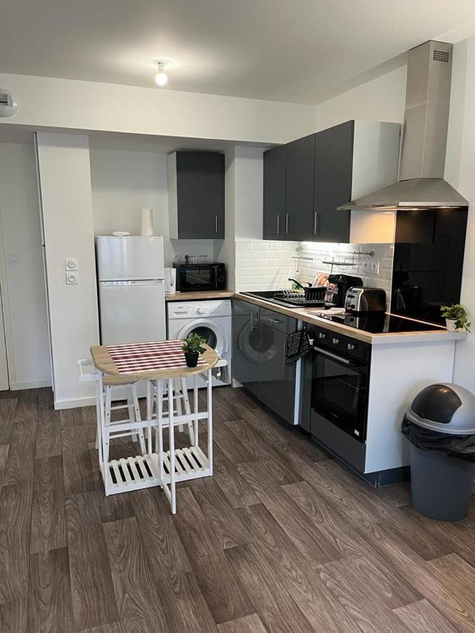 Appartement F2 de haut standing en hypercentre avec jardin privé à 270 m de la Gare de MANTES ! Extérieur photo